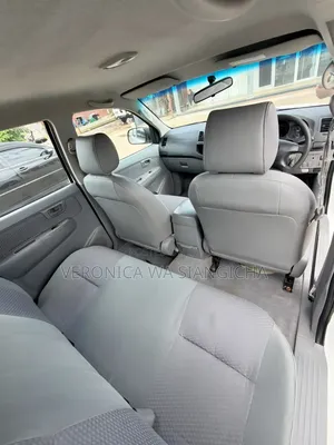 Toyota Hilux 2011 White