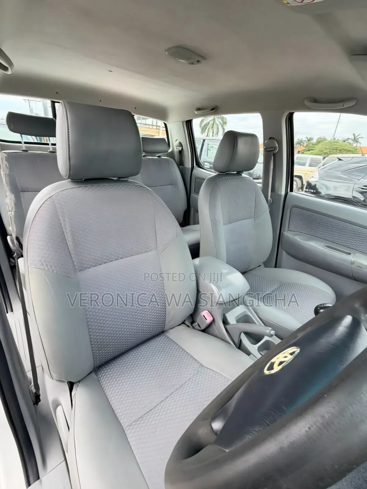 Toyota Hilux 2011 White