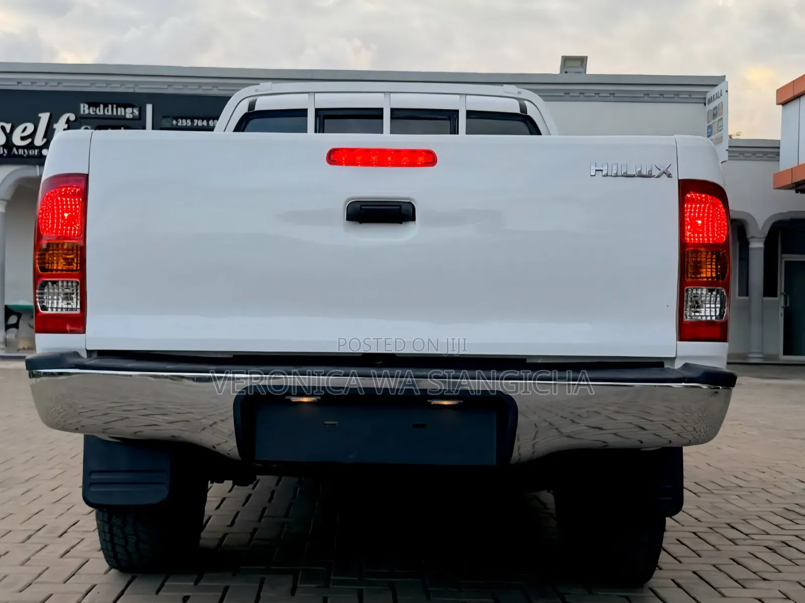 Toyota Hilux 2011 White