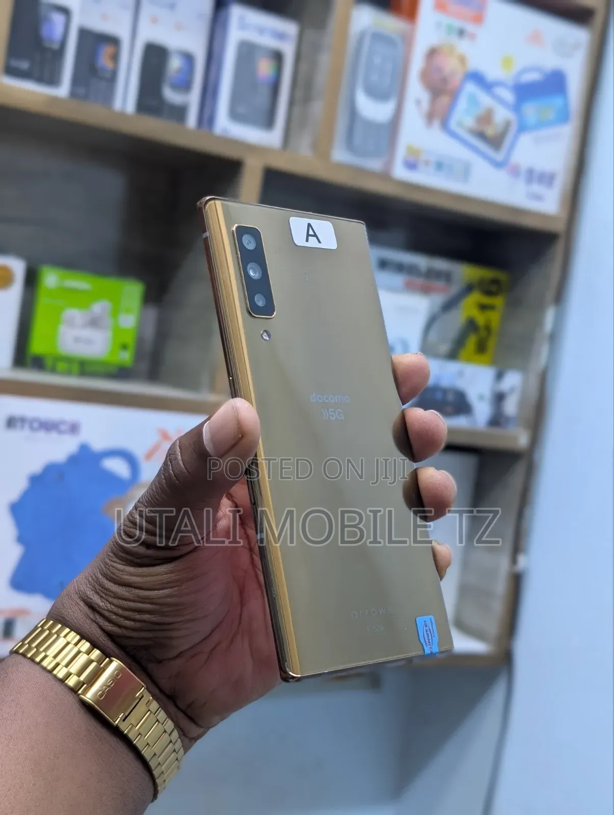 Fujitsu Arrows NX9 F-52A 128 GB Gold
