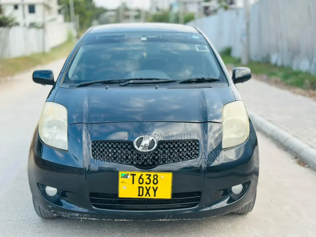 Toyota Vitz 2009 Black