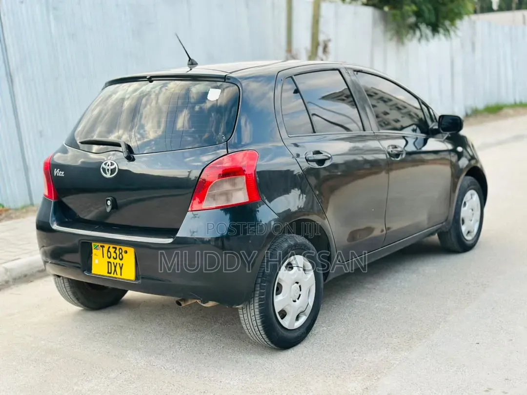 Toyota Vitz 2009 Black