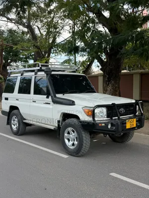 Toyota Land Cruiser 2018 White