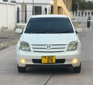 Toyota IST 2005 White