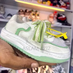 Children's Sneakers / Casual Shoes.
