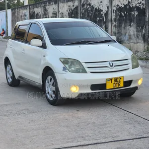 Toyota IST 2005 White