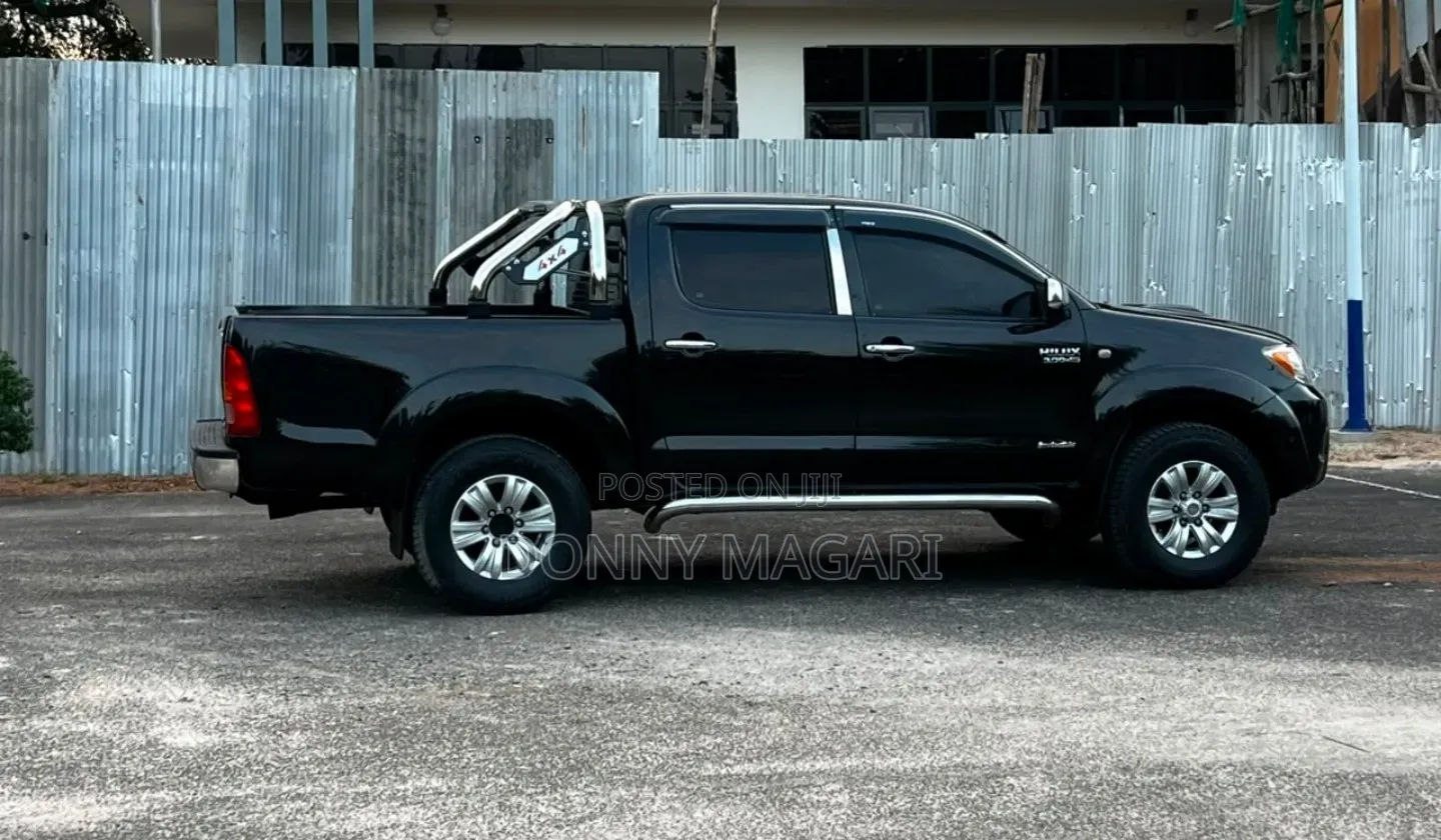 Toyota Hilux 2007 Black