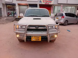 Toyota Hilux Surf 2000 White