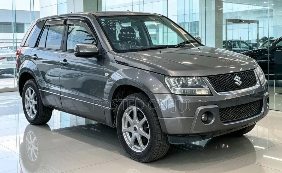 Suzuki Escudo 2005 Gray
