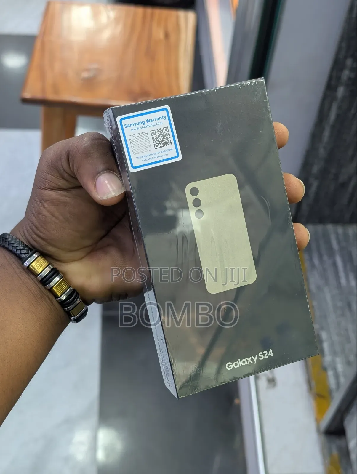 New Samsung Galaxy S24 128 GB Gold
