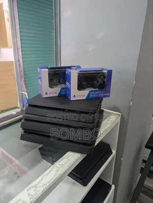 Play Station 4 Slim