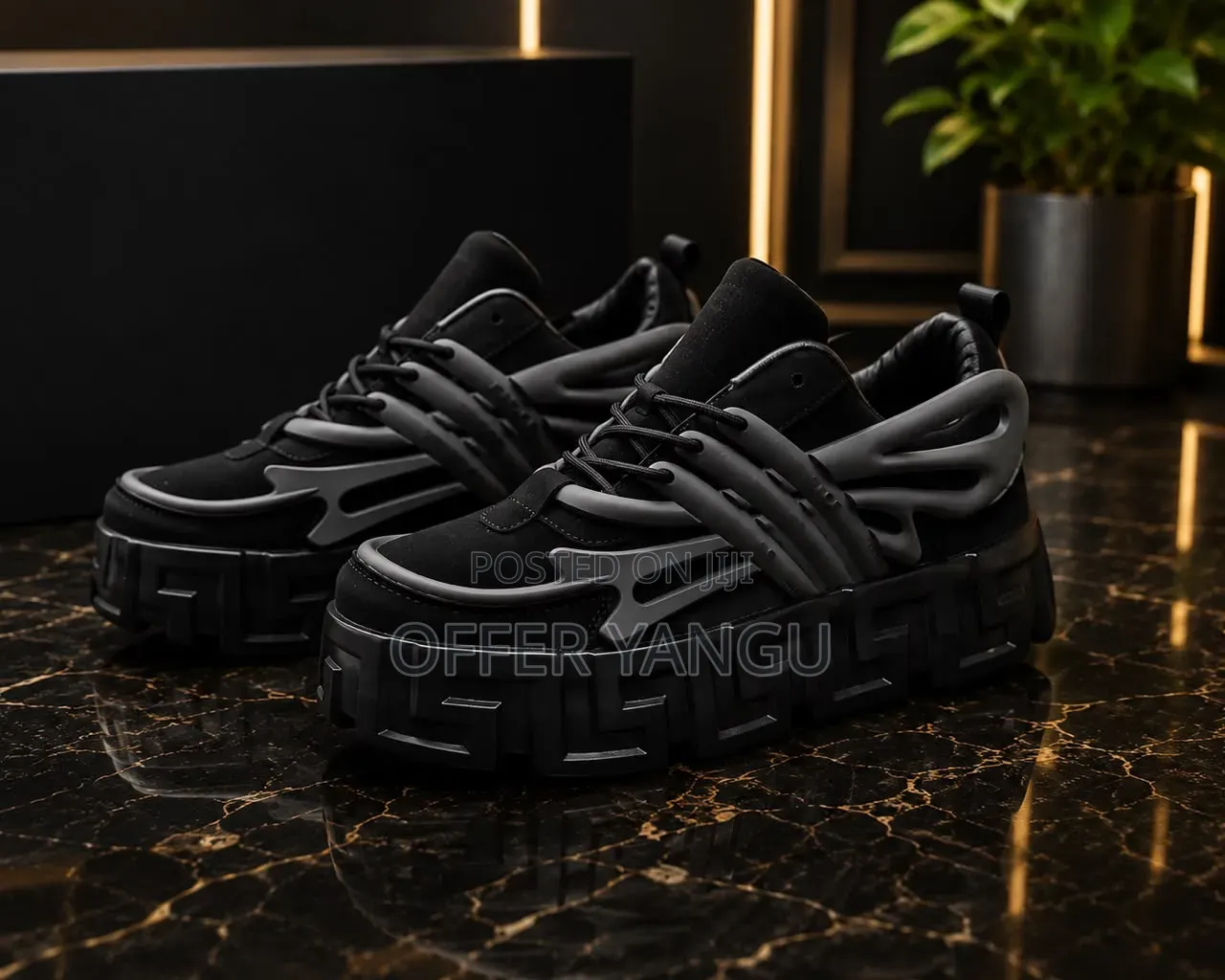 Versage Sneakers