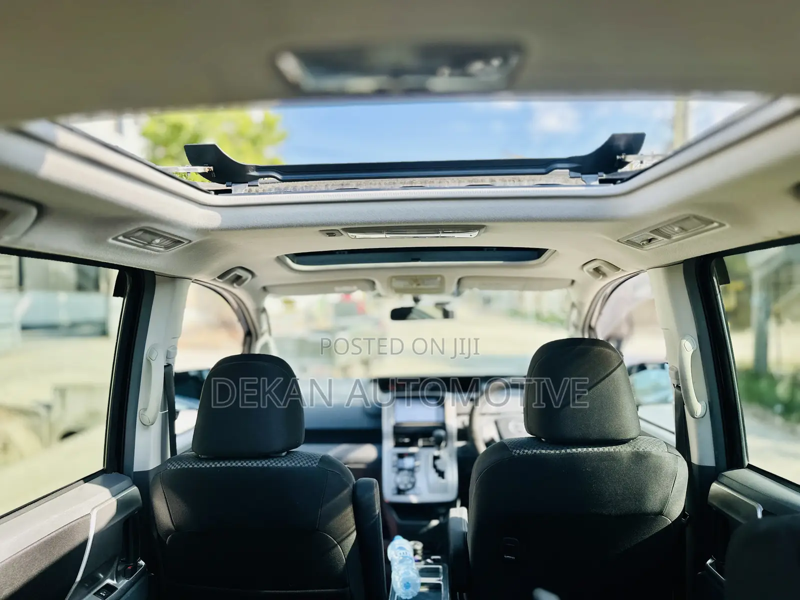Toyota Noah 2.0 143hp FWD (8 Seater) 2009 Black
