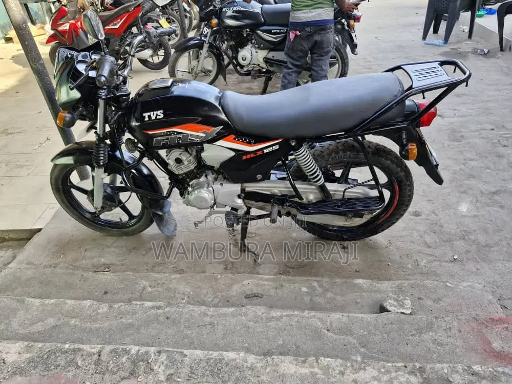 TVS HLX 125 2025 Black