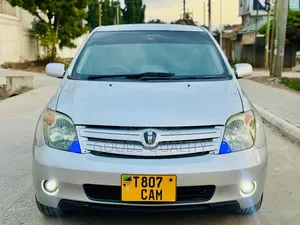 Toyota IST 2005 Silver
