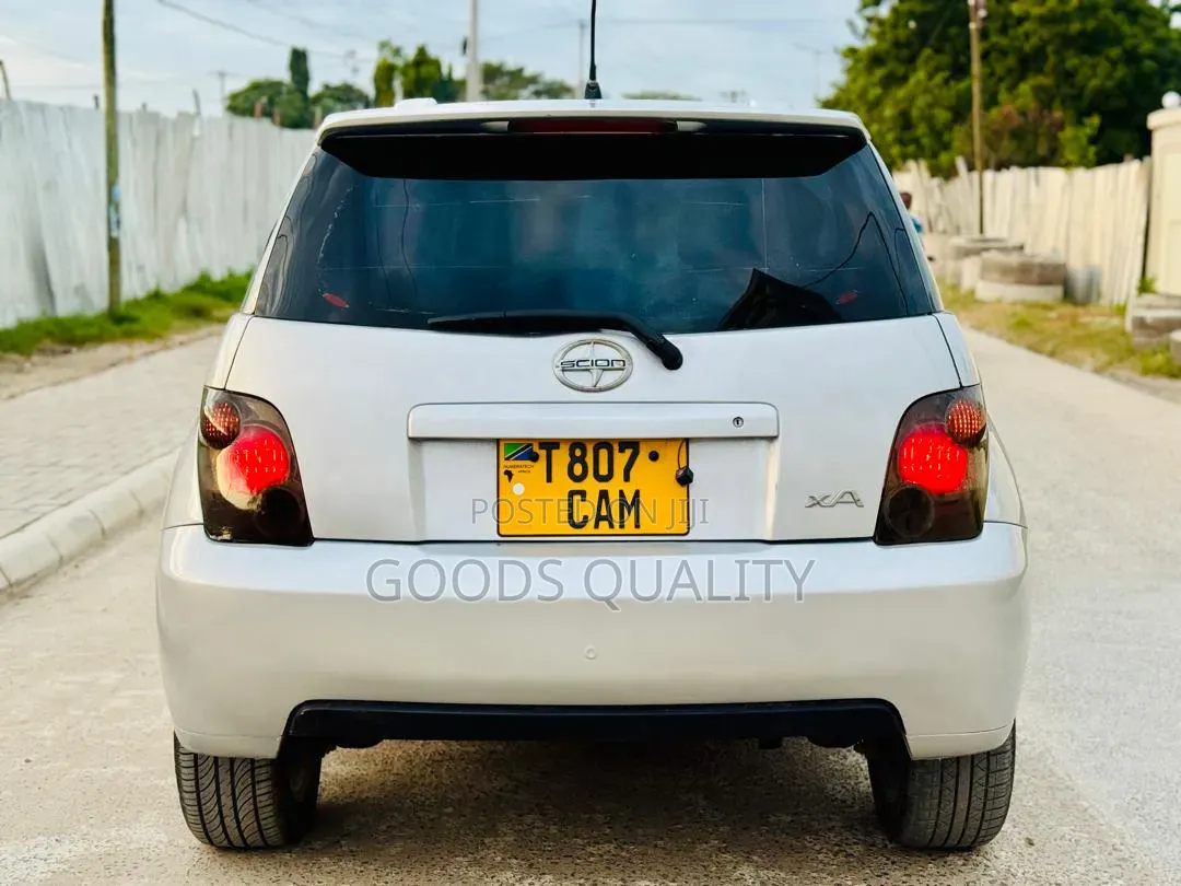 Toyota IST 2005 Silver