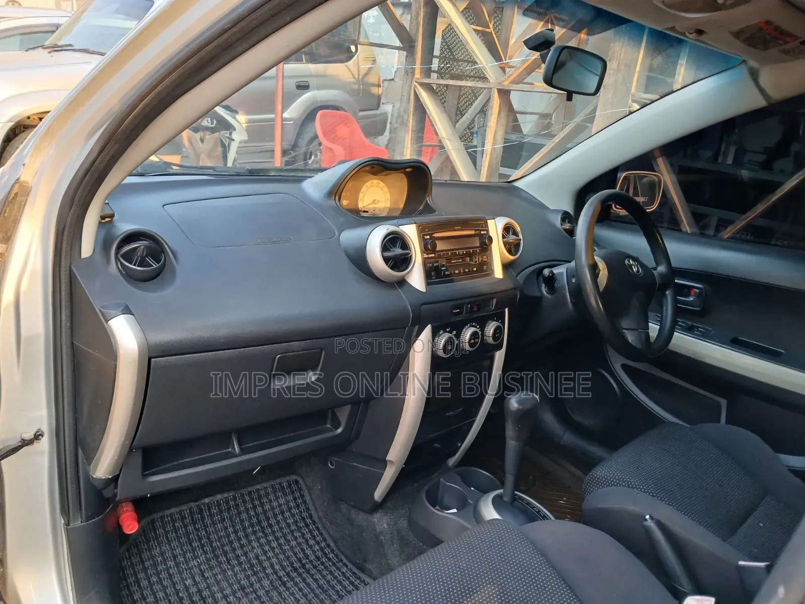 Toyota IST 2004 Silver