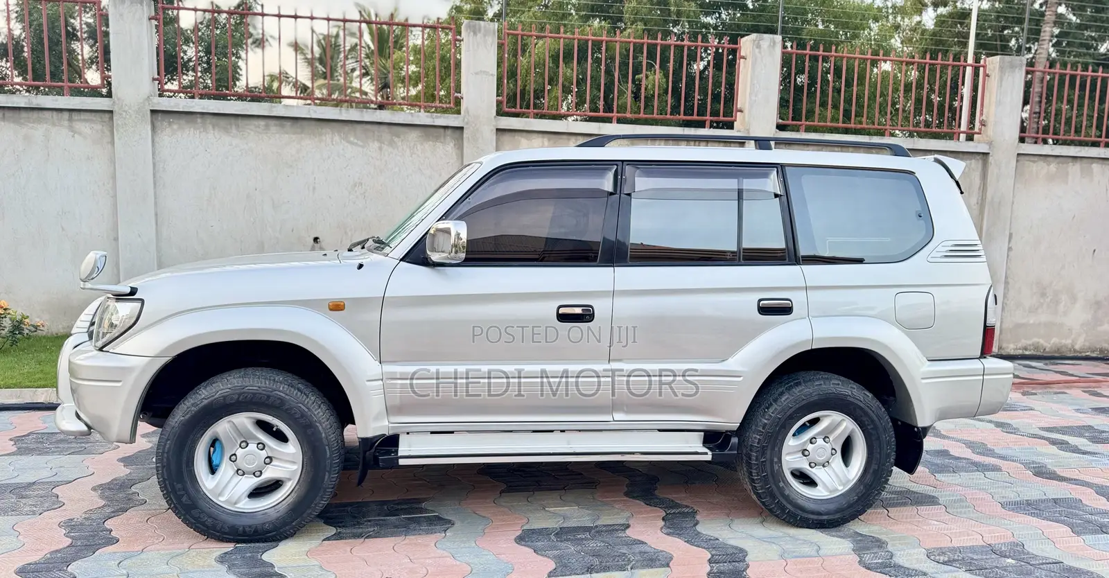 Toyota Land Cruiser Prado 1999 Gray