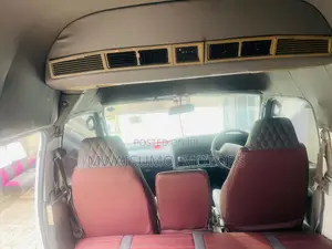 Toyota HiAce 2000 White