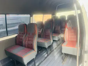 Toyota HiAce 2000 White