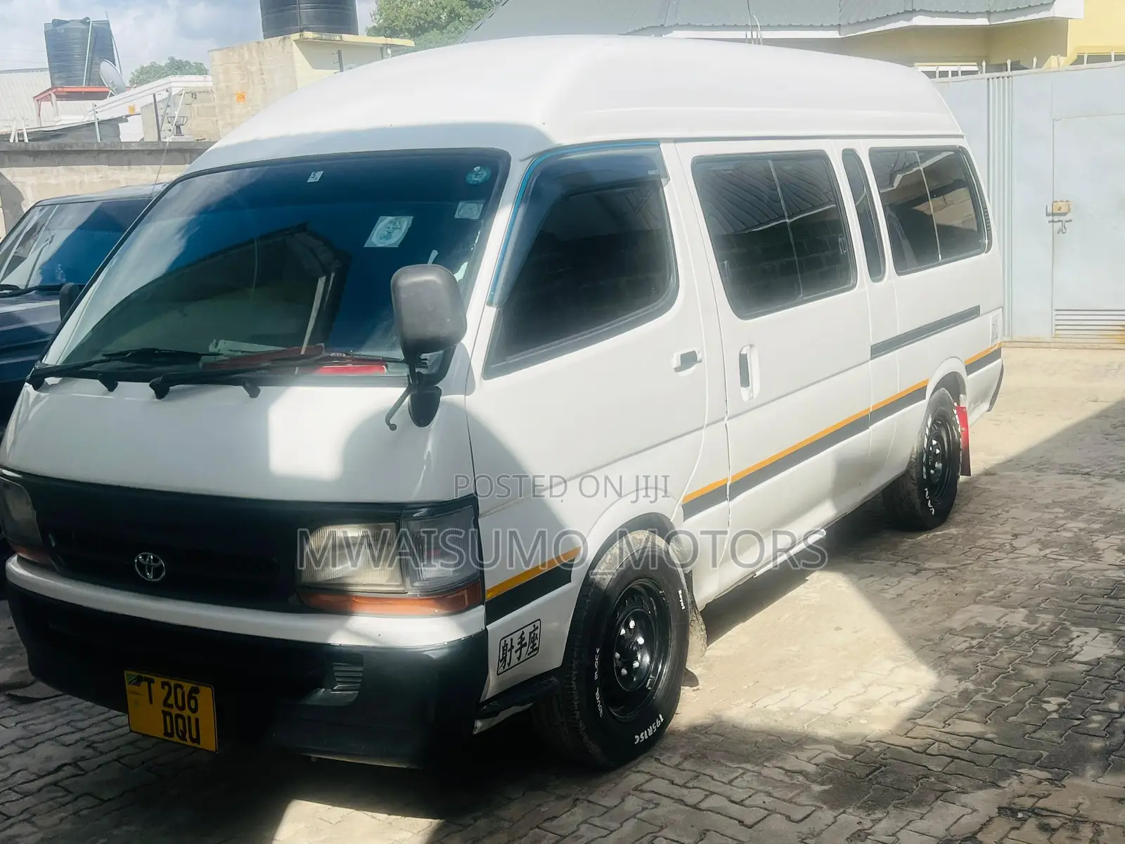 Toyota HiAce 2000 White