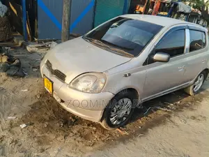 Toyota Vitz 2003 Silver