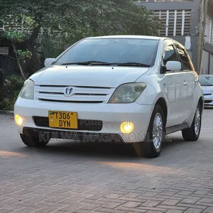 Toyota IST 2003 White