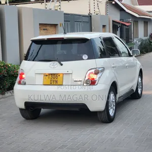 Toyota IST 2003 White
