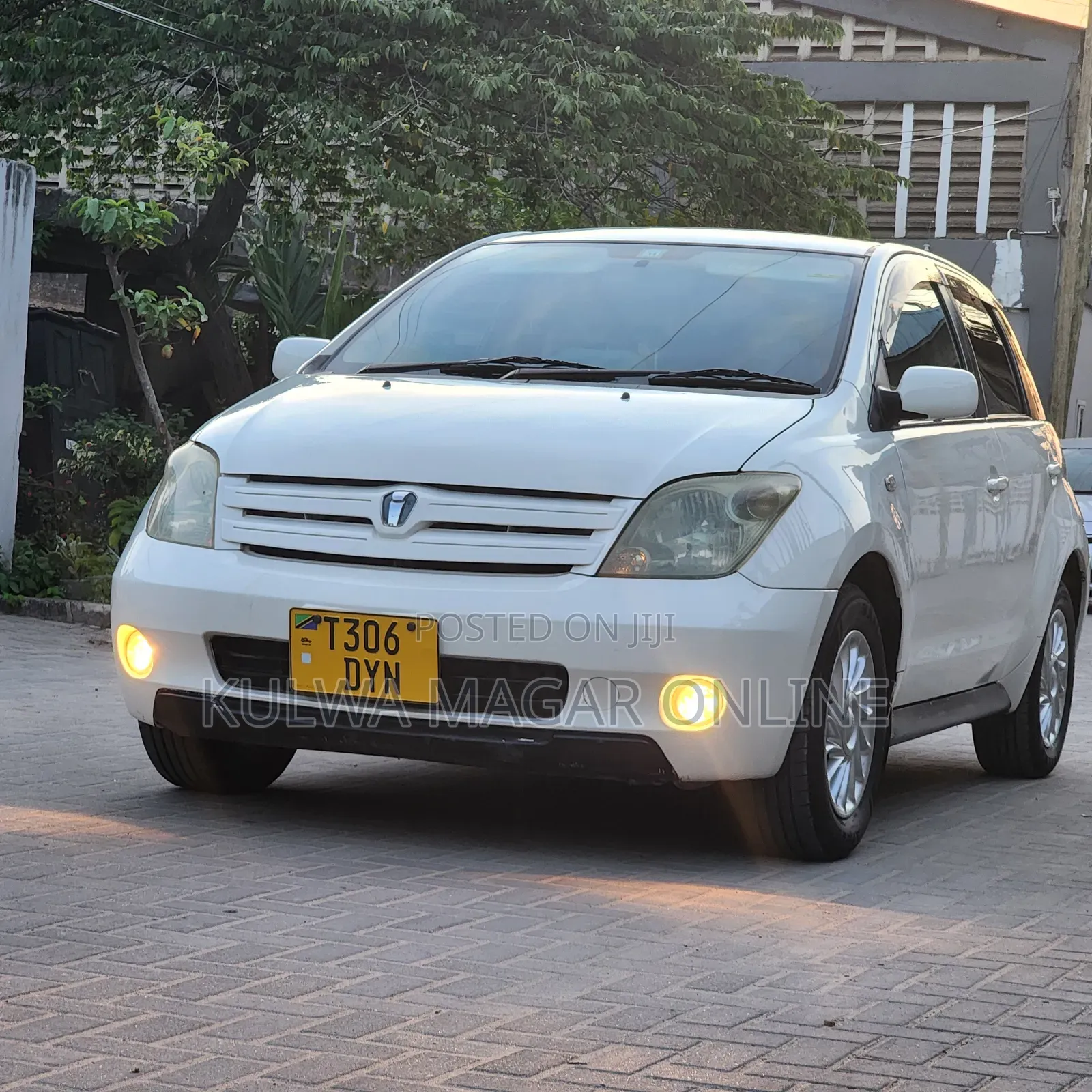Toyota IST 2003 White
