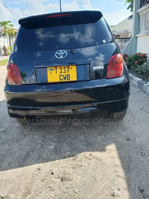 Toyota IST 2003 Black