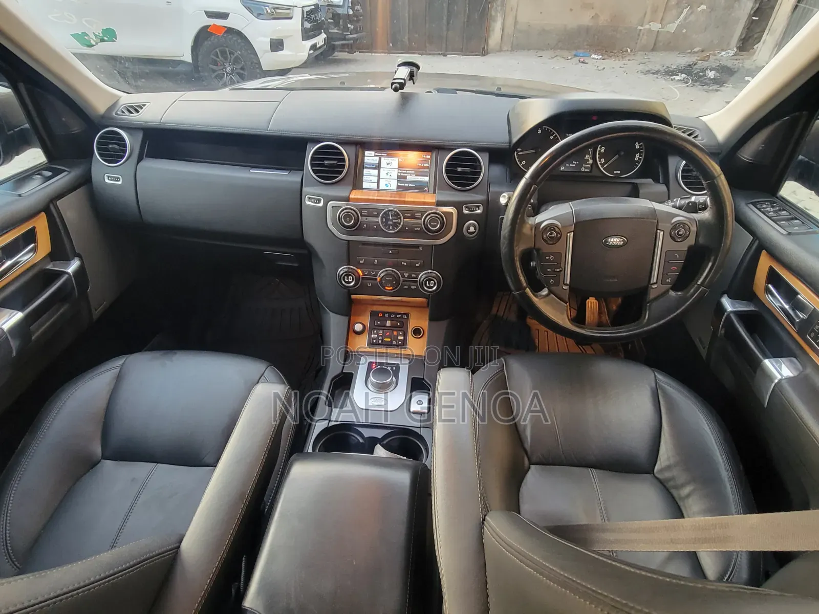 Land Rover Discovery 2013