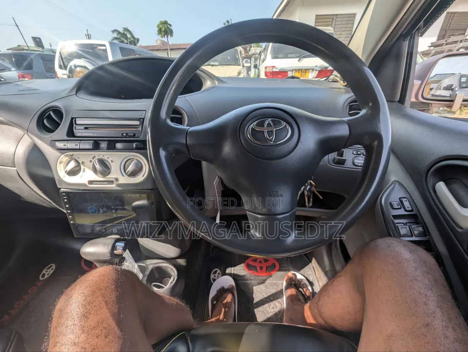 Toyota Vitz 2004 Silver