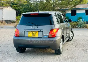 Toyota IST 2004 Gray
