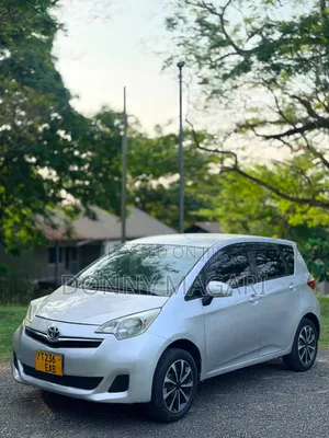 Toyota Ractis 2011 Silver