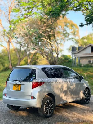 Toyota Ractis 2011 Silver