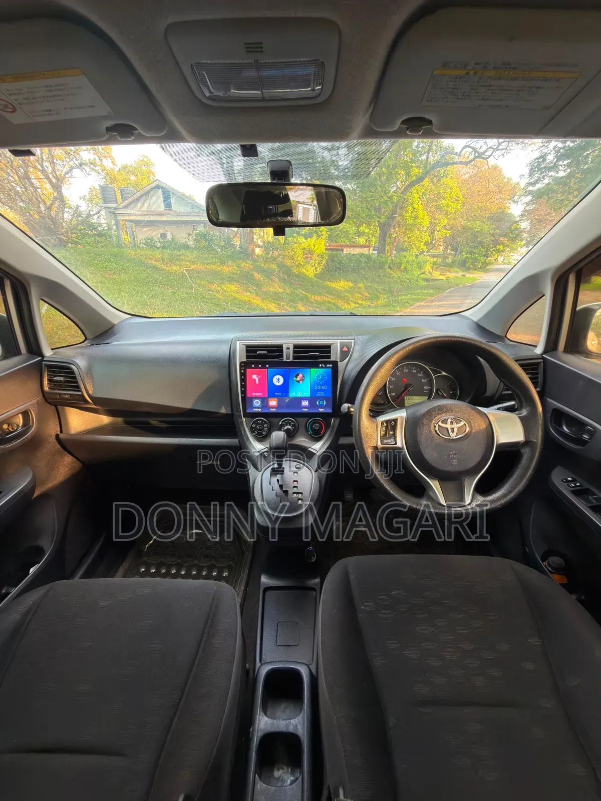 Toyota Ractis 2011 Silver