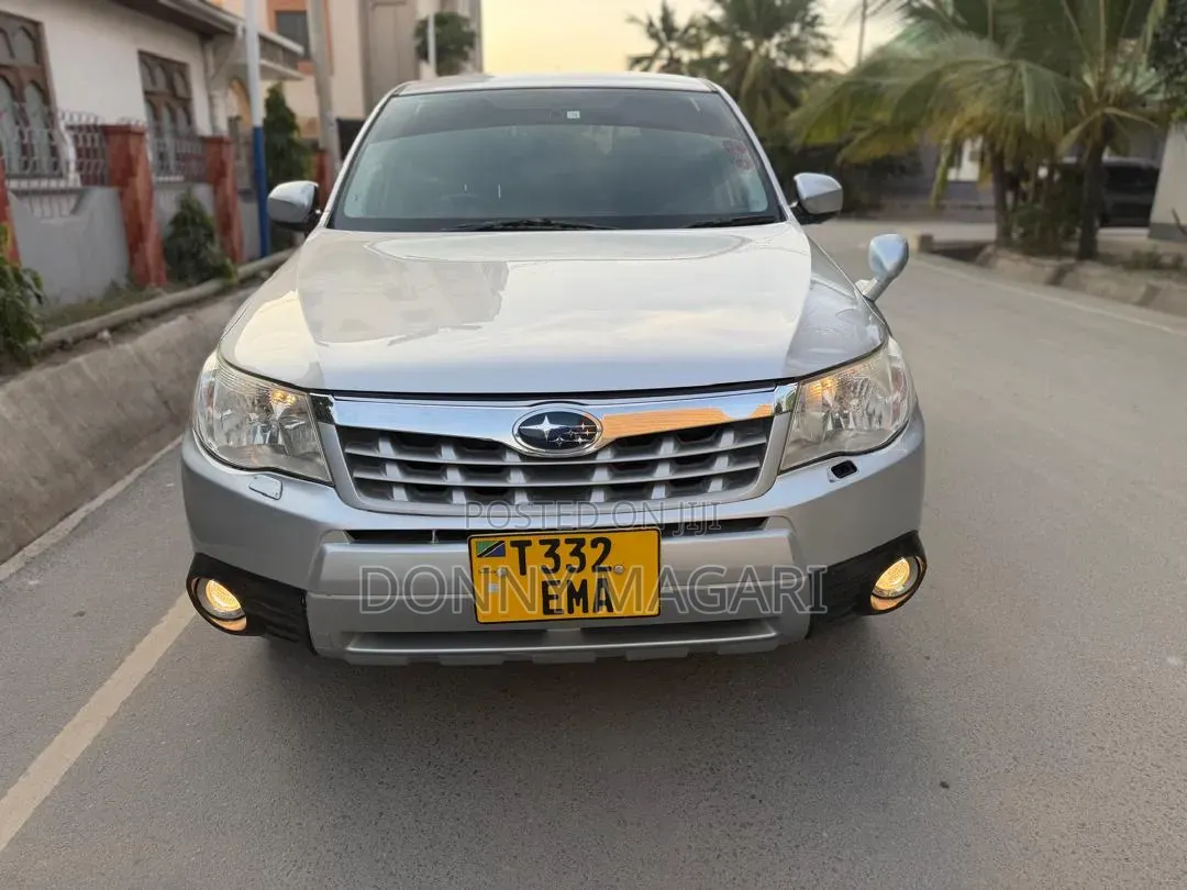 Subaru Forester 2011 Silver