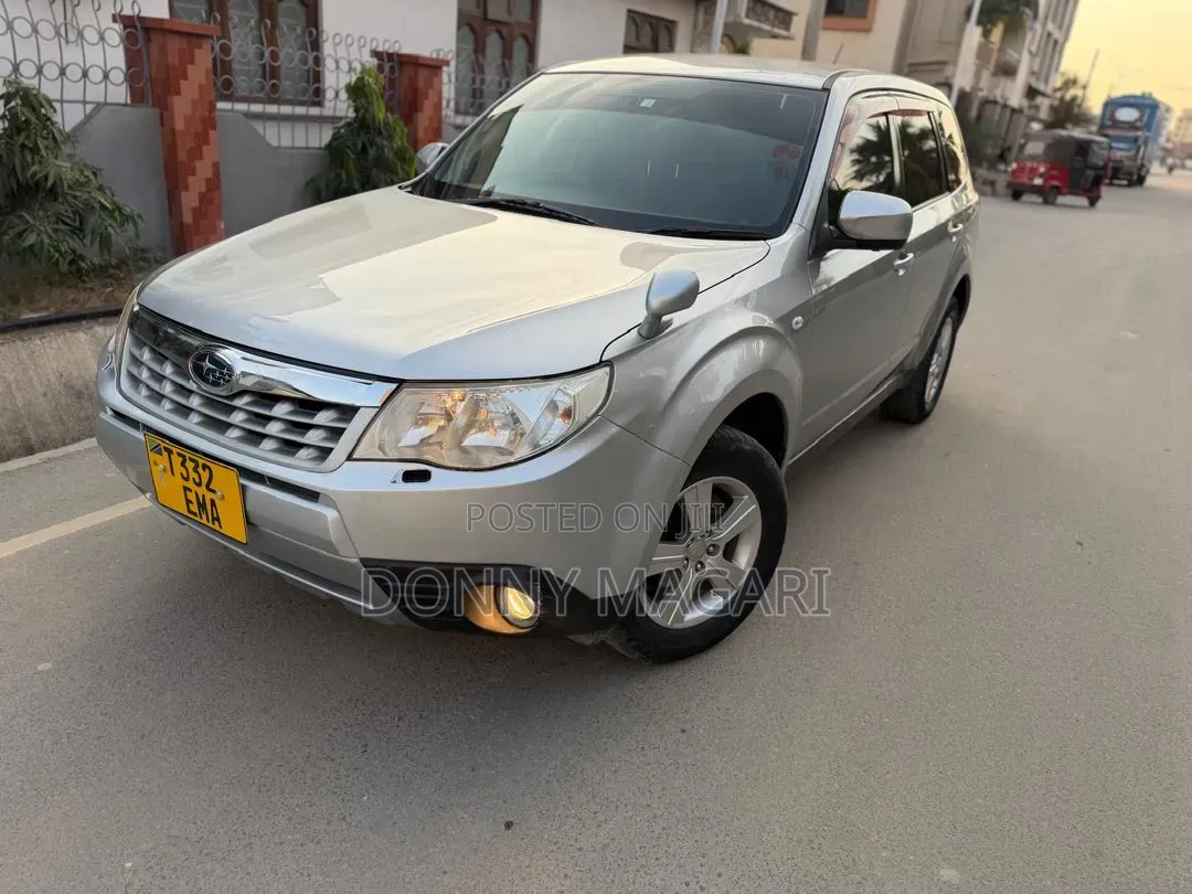 Subaru Forester 2011 Silver