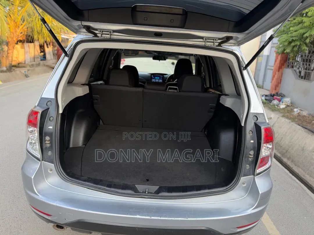 Subaru Forester 2011 Silver