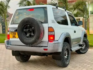 Toyota Land Cruiser Prado 3.4 3dr 2007 White