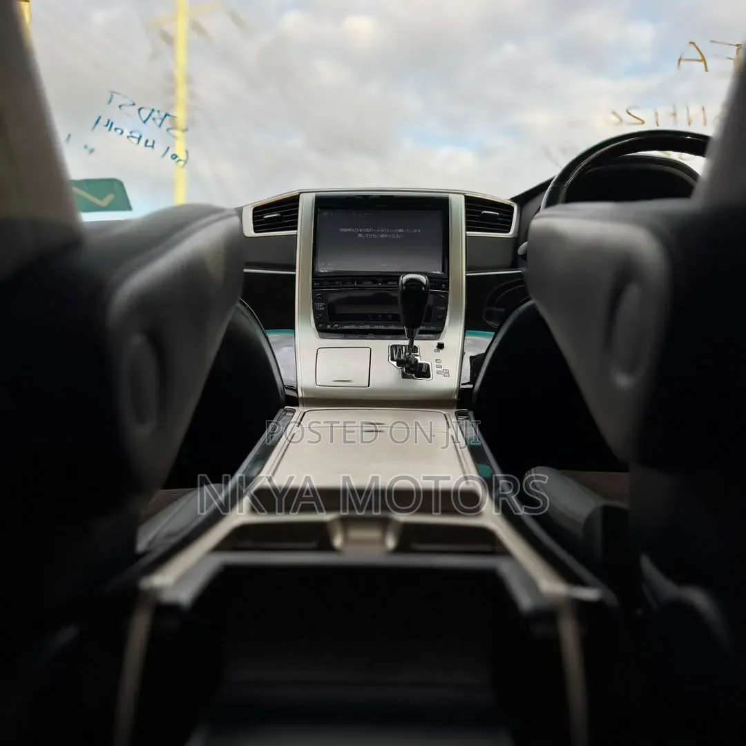 Toyota Alphard 2013 White
