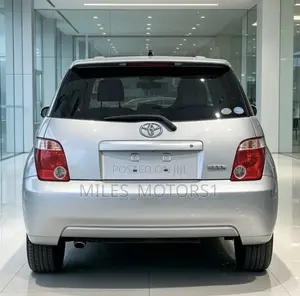 Toyota IST 2005 Silver