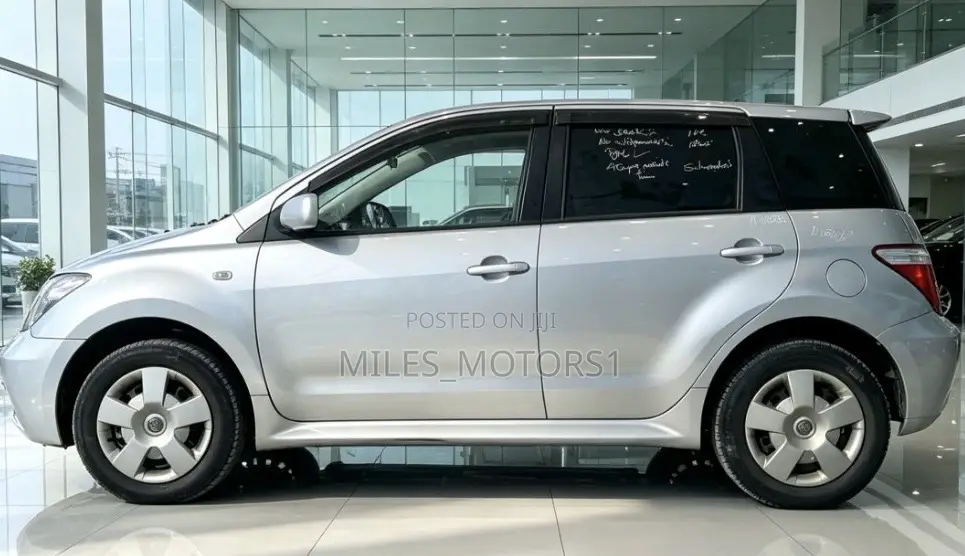 Toyota IST 2005 Silver