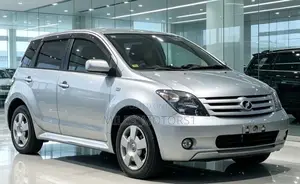 Toyota IST 2005 Silver