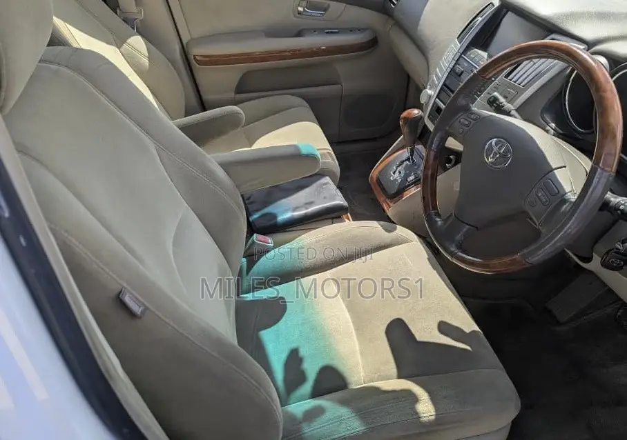 Toyota Harrier 2005 White