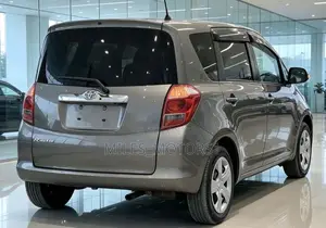 Toyota Ractis 2005 Gray