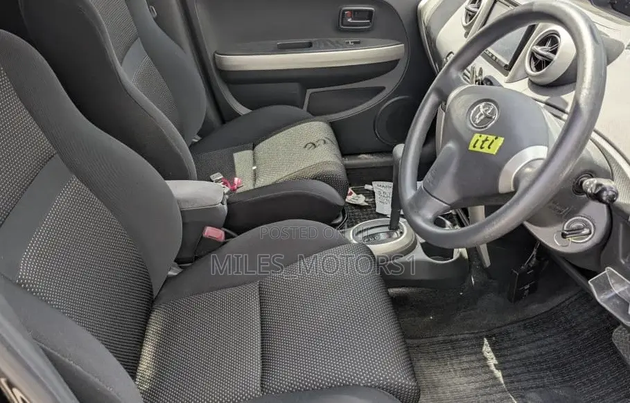 Toyota IST 2004 Black