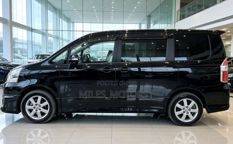 Toyota Noah 2007 Black