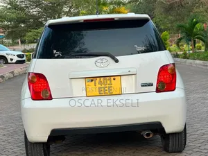 Toyota IST 2005 White