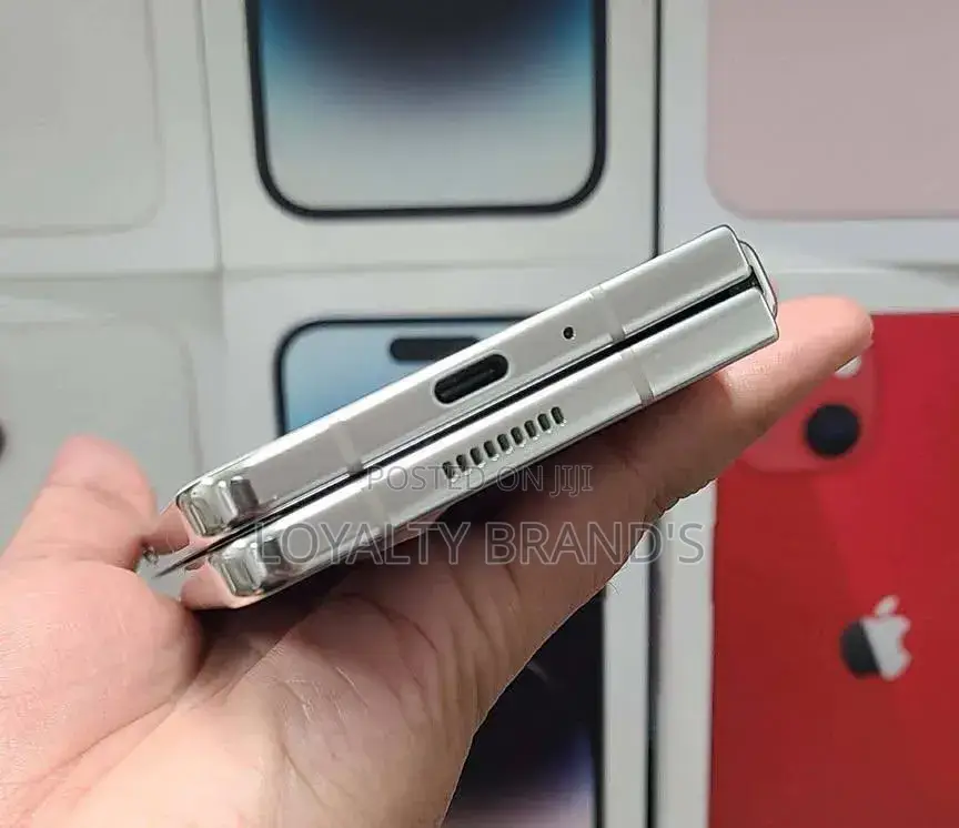 New Samsung Galaxy Z Fold 5 256 GB White
